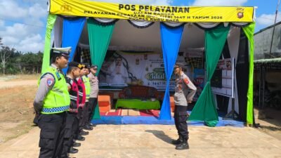 Pos pengamanan kepolisian yang siap melayani warga untuk menitipkan kendaraan bermotor secara gratis selama masa mudik Lebaran.