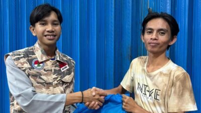 "Lazisku Kalbar kolaborasi dengan PII distribusikan ratusan parsel sembako Lebaran untuk mustahik di Pontianak guna ringankan beban ekonomi jelang Idulfitri."