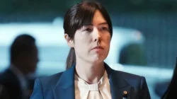 "Menteri Keamanan Ekonomi Jepang, Kimi Onoda, menjadi sorotan setelah terekam berlari menuju rapat kabinet karena terlambat 5 menit dan meminta maaf secara terbuka."