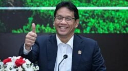 "Menteri Keuangan Purbaya Yudhi Sadewa soroti ketimpangan gaji pegawai Pajak dengan direktorat lain. Simak seloroh Purbaya soal potong gaji atau naikkan yang lain."