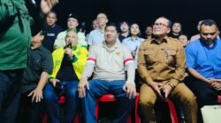 Menteri Perumahan dan Kawasan Permukiman RI Maruarar Sirait didampingi Bupati Sujiwo. (Dok. HO/Faktakalbar.id)