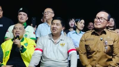 "Menteri Perumahan dan Kawasan Permukiman (PKP) Maruarar Sirait meninjau langsung dan menyalurkan bantuan dana untuk pembangunan Gereja Katolik di Kubu Raya."