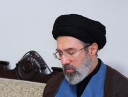 Mojtaba Khamenei Anak Ali Khamenei Resmi Jadi Pemimpin Tertinggi Iran
