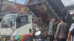 Seorang sopir dump truck tewas akibat kecelakaan kerja di Sekadau setelah tubuhnya terjepit bak hidrolik saat membongkar muat pupuk pada Rabu (11/3/2026).