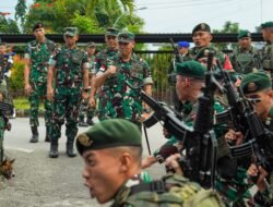 Kunjungi Perbatasan Temajuk Sambas, Pangdam XII Instruksikan Prajurit Bantu Kesulitan Warga