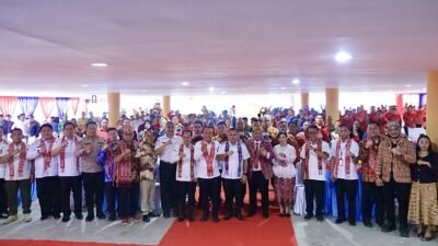 Wakil Gubernur Kalimantan Barat Krisantus Kurniawan saat menghadiri prosesi pelantikan pimpinan baru Credit Union (CU) Keling Kumang di Kabupaten Sekadau, Rabu (25/3/2026).