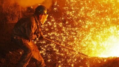 "Pemerintah berencana menghentikan ekspor timah untuk mendukung industri semikonduktor dan panel surya dalam negeri serta optimalisasi logam tanah jarang. "