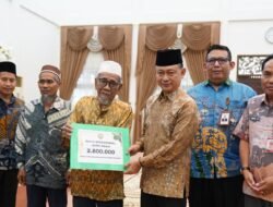 Apresiasi Dedikasi, Pemkot Pontianak Salurkan Bantuan Biaya Operasional untuk Seribu Guru Ngaji