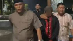 Tim gerak cepat gabungan dari Kejaksaan dan Kepolisian saat mengamankan kembali tersangka yang sempat melarikan diri pada proses pelimpahan tahap II.