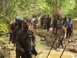 Penertiban PETI Entikong: Akses Sulit, Aparat Musnahkan Mesin Dompeng di Tempat