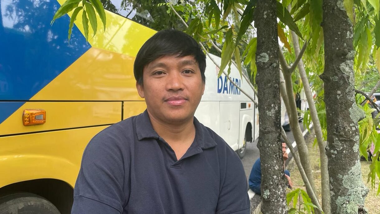 "Reno Anggar Saputra (35) bagikan pengalaman perdana mudik gratis ke Putussibau. Simak kesan dan harapannya terkait layanan bus Mudik Gratis Khatulistiwa 2026."
