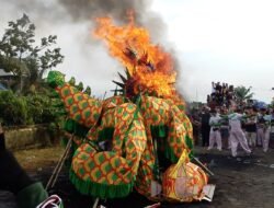 Tandai Akhir Cap Go Meh, Tradisi Pembakaran Naga di Kubu Raya Berjalan Kondusif