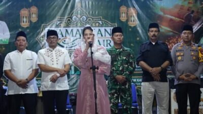 Wali Kota Singkawang Tjhai Chui Mie saat memberikan sambutan dalam acara penutupan kegiatan pameran dan bazar kuliner di Halaman Mess Daerah, Rabu (18/3/2026) malam.
