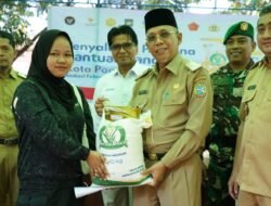 Kendalikan Inflasi, 43.240 KK di Pontianak Terima Bantuan Pangan Beras dan Minyak Goreng