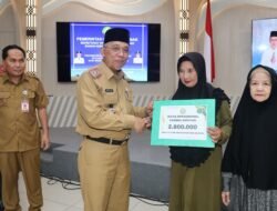 675 Petugas Fardhu Kifayah dan 37 Madrasah Diniyah di Pontianak Terima Bantuan Operasional