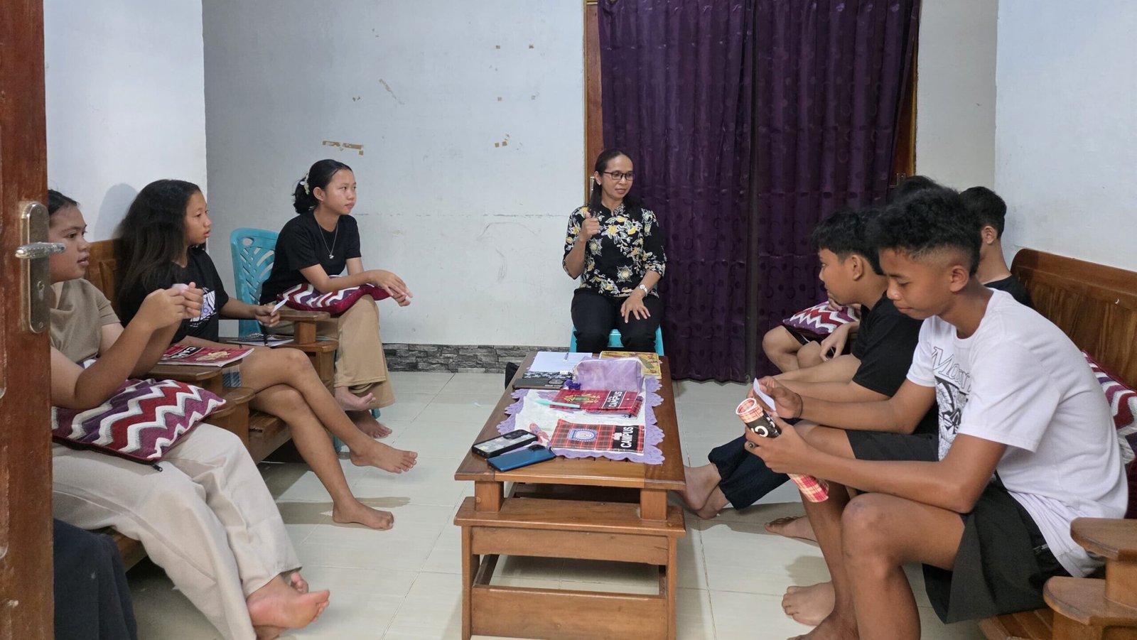 Penyuluh Agama Kristen Kemenag Kalbar gelar edukasi kesehatan mental remaja di Sekadau pada Rabu (4/3).