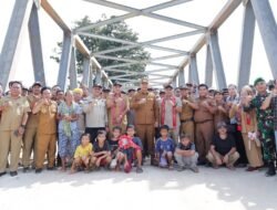 Hubungkan Ketapang-KKU, Bupati Alexander Wilyo Resmikan Jembatan Karab