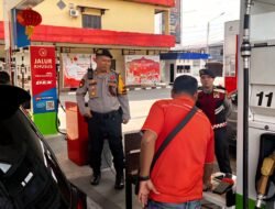 Cegah Panic Buying Jelang Mudik Lebaran, Sat Samapta Polres Ketapang Gencarkan Patroli SPBU