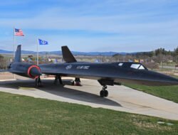 Mengenal Lockheed SR-71 Blackbird, Pesawat Intai Tercepat USAF yang Tak Tertandingi
