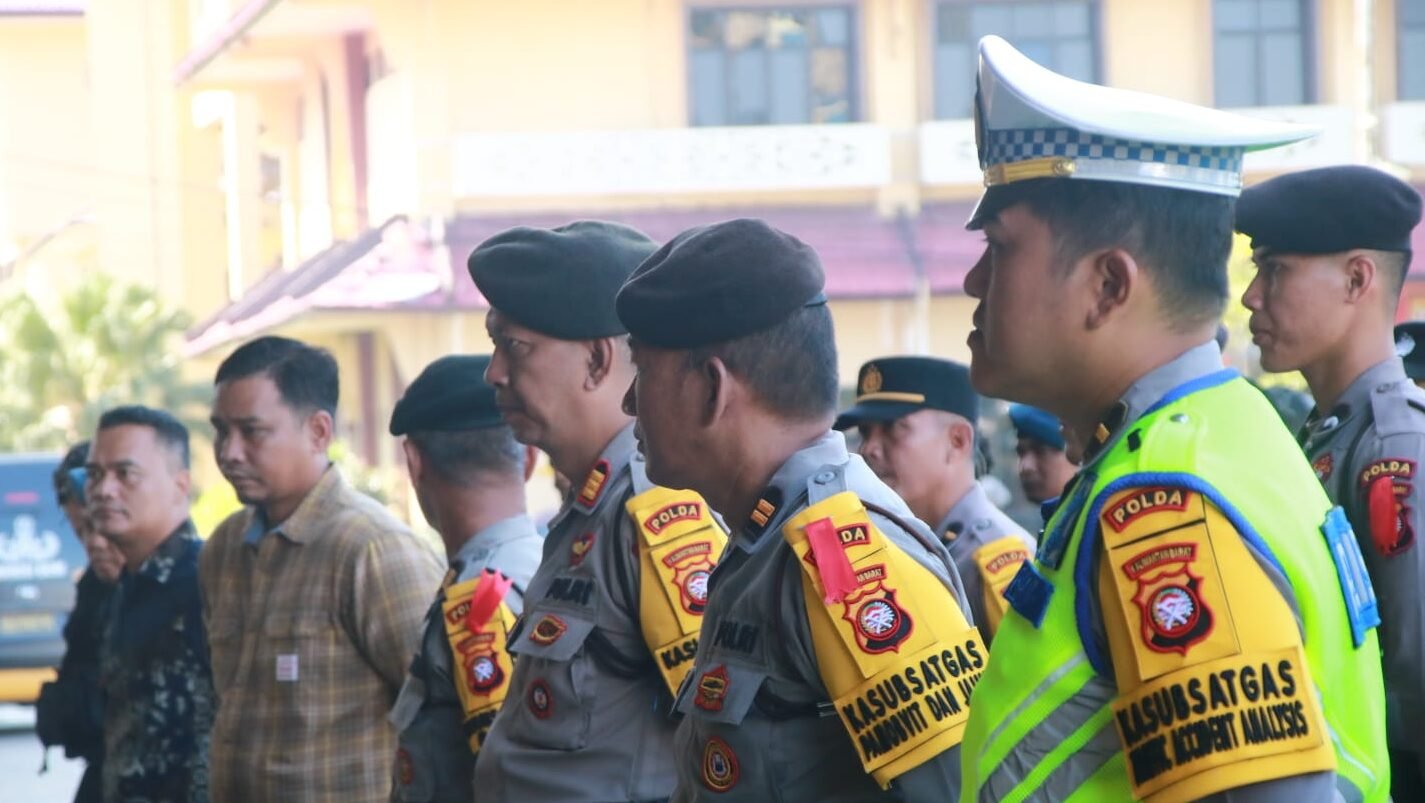 "Memasuki hari kedua Operasi Ketupat Kapuas 2026, Polda Kalbar perketat pengamanan mudik dan mulai mengatensi potensi kejahatan daring serta hoaks Lebaran."