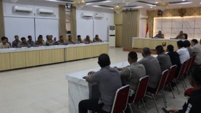 Karoops Polda Kalbar Marsdianto saat memberikan arahan kepada jajaran Polres Ketapang dalam agenda supervisi kesiapan pengamanan Idulfitri 1447 H.