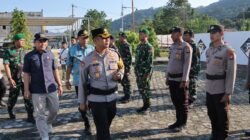 "Polres Kayong Utara gelar apel Operasi Ketupat Kapuas 2026 untuk amankan arus mudik Lebaran. Simak jadwal puncak arus mudik dan sebaran pos pengamanan di sini."