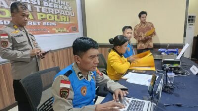 "Polres Sanggau laksanakan verifikasi berkas Penerimaan Polri 2026. AKP Narsin tegaskan proses transparan, gratis, dan bebas calo bagi putra-putri Sanggau."