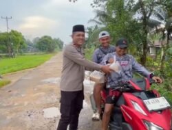 Wujud Kepedulian Ramadan, Polsek Seponti Kayong Utara Bagikan Takjil Gratis