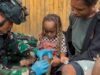 Prajurit Satgas Yon Parako 466 Gelar Bakti Sosial dan Pengobatan di Wamena Papua