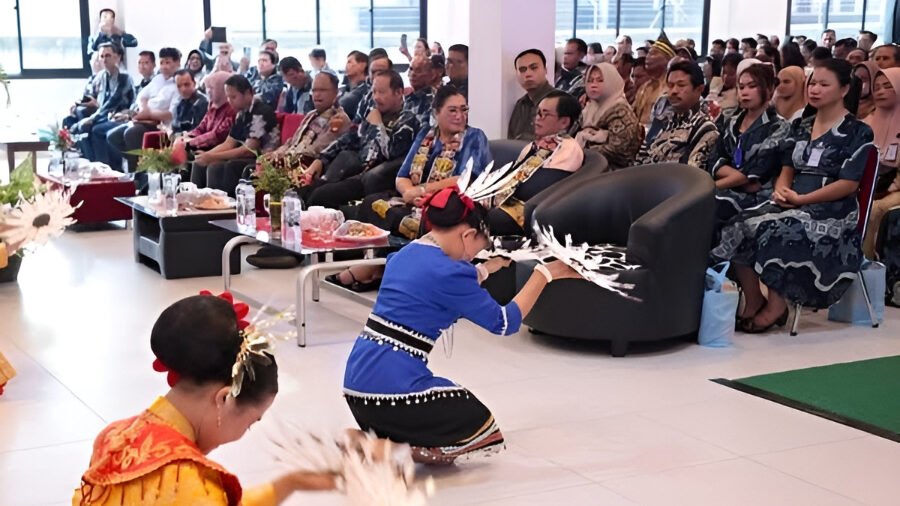 Wakil Wali Kota Singkawang Muhammadin membuka RAT CU Bonaventura Tahun Buku 2025. Ia menekankan transparansi dan akuntabilitas pengelolaan koperasi. (Dok: Prokopim Singkawang)