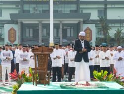 Hadir di Tengah Masyarakat, Kapolda Kalbar Laksanakan Salat Idulfitri di Masjid An-Nur