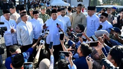 "Presiden Prabowo Subianto dan Kepala BNPB merayakan Idulfitri 1447 H bersama warga terdampak bencana di Aceh Tamiang. Simak progres pembangunan 4.089 unit huntara."
