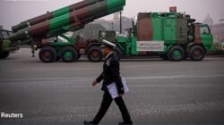 Kendaraan peluncur rudal supersonik BrahMos dalam sebuah parade militer yang kini resmi dipesan oleh Pemerintah Indonesia. (Dok. HO/Faktakalbar.id)