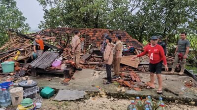 Hujan disertai angin kencang yang melanda Kecamatan Undaan, Kabupaten Kudus, Provinsi Jawa Tengah pada Senin (30/3). Sebanyak 2 rumah dilaporkan rusak berat. Sumber: BPBD Kabupaten Kudus