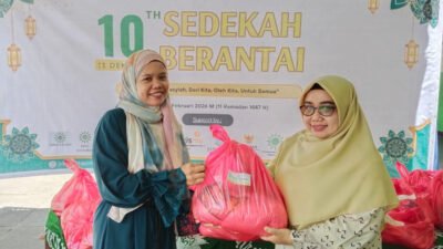 Nasyiatul Aisyiyah Kota Pontianak menyelenggarakan Bazar Ramadan dengan menjual sembako setengah harga untuk membantu masyarakat kurang mampu. (Dok: HO/Faktakalbar.id)