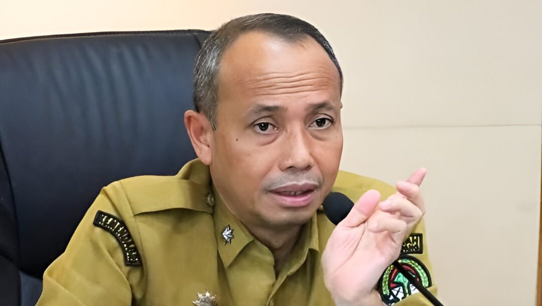 Sekretaris Daerah Ketapang memperketat pengawasan dan memantau langsung proses penerimaan siswa baru tingkat SD dan SMP tahun 2026 untuk mencegah kecurangan. (Dok: Prokopim Ketapang)