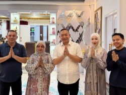 Momen Silaturahmi Idulfitri, Bupati Ketapang Kunjungi Kediaman Tokoh Nasional Boyman Harun