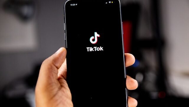 PP Tunas Berlaku: TikTok dan X Blokir Akun Anak
