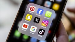 Ilustrasi - Aturan baru mulai 28 Maret 2026 melarang 70 juta anak di bawah usia 16 tahun mengakses delapan platform media sosial besar. (Dok. Ist)