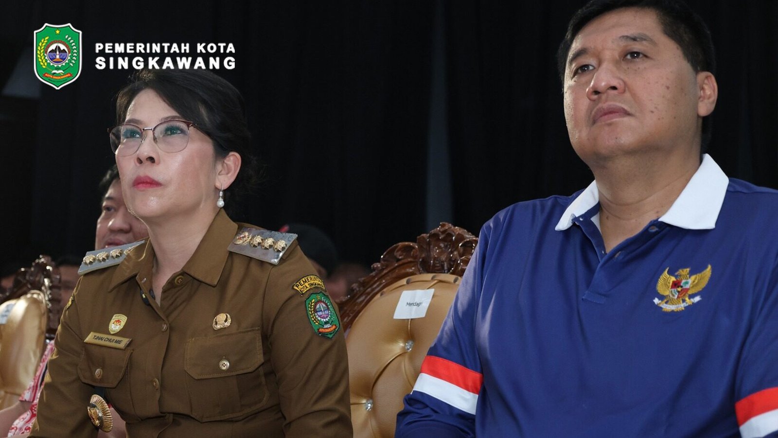 Wali Kota Singkawang Tjhai Chui Mie berbincang dengan Menteri PKP Maruarar Sirait dan Mendagri Tito Karnavian dalam acara sosialisasi KUR Perumahan di Basement Kantor Wali Kota. (Dok. HO/Faktakalbar.id)
