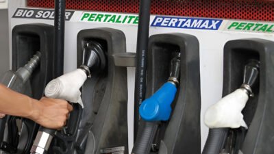 Ilustrasi - Pemerintah pastikan kabar pembatasan BBM 1 April adalah hoaks. Mensesneg Prasetyo Hadi jamin harga tidak naik dan stok aman. (Dok. Ist)