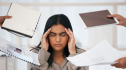 "Kenali 5 tanda kamu sebenarnya sedang mengalami burnout. Jangan abaikan kelelahan mental dan fisik demi produktivitas yang sehat."