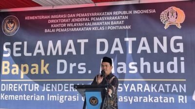 "UM Pontianak gandeng Kanwil Pemasyarakatan Kalbar kembangkan peternakan ayam dan jagung di lahan 25 hektare Ambawang untuk bina warga binaan."