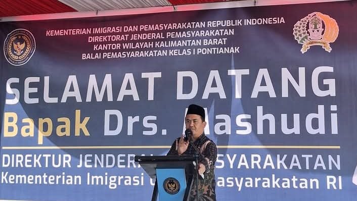 "UM Pontianak gandeng Kanwil Pemasyarakatan Kalbar kembangkan peternakan ayam dan jagung di lahan 25 hektare Ambawang untuk bina warga binaan."