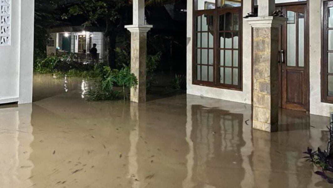 "Laporan terbaru BNPB mencatat banjir merendam 303 rumah di Semarang, karhutla di Labuhanbatu Utara, dan cuaca ekstrem di Pemalang yang menelan dua korban jiwa."