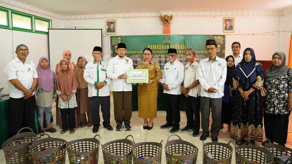 Wakil Bupati Sanggau Susana Herpena mengapresiasi peran Baznas Kabupaten Sanggau dalam penyaluran ZIS dan sembako Ramadhan guna membantu menekan angka kemiskinan.