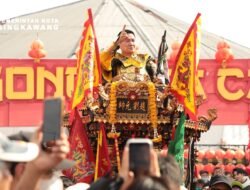 Saksikan Ritual Cuci Jalan, Wali Kota Tjhai Chui Mie Ajak Jaga Harmoni Singkawang