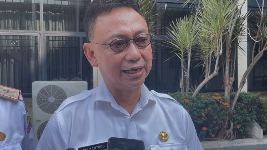 "Walikota Pontianak Edi Rusdi Kamtono pastikan ASN Pemkot tetap masuk kantor dan tidak menerapkan WFA/WFH pasca libur Lebaran 2026."