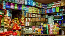 Ilustrasi - Jangan biarkan masa pensiun membosankan. Simak 9 ide bisnis rumahan yang ampuh bantu bapak pensiunan tetap produktif dan mengantongi cuan setiap hari. (Dok, Ist)