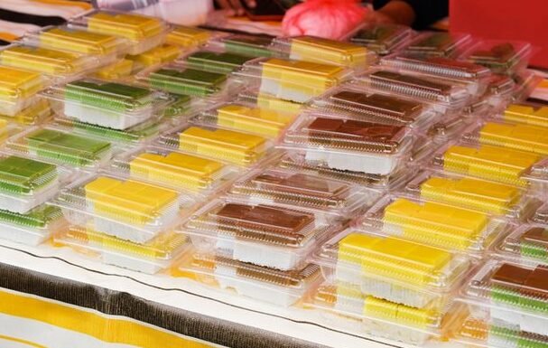 "Jangan asal beli takjil! Kenali ciri-ciri makanan yang mengandung formalin, boraks, dan pewarna tekstil agar buka puasa Anda tetap sehat dan aman dari risiko kanker. "